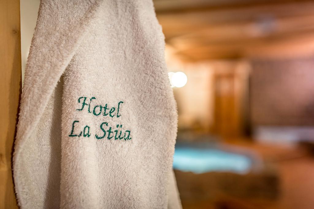 Hotel La Stua San Cassiano  Zewnętrze zdjęcie